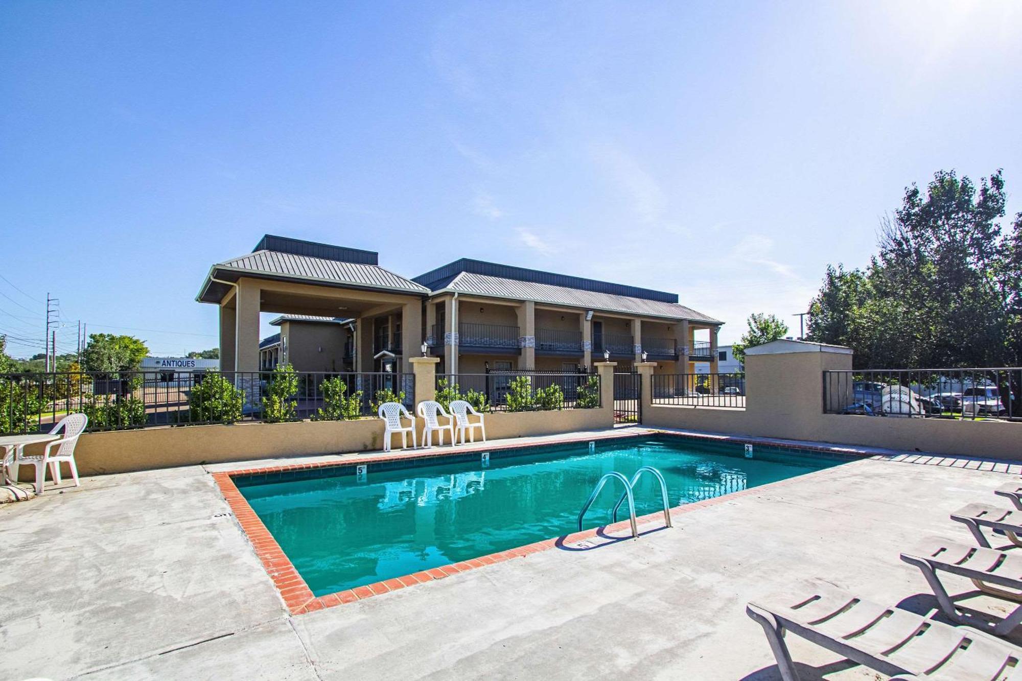 Super 8 By Wyndham Jackson Ms Exterior foto