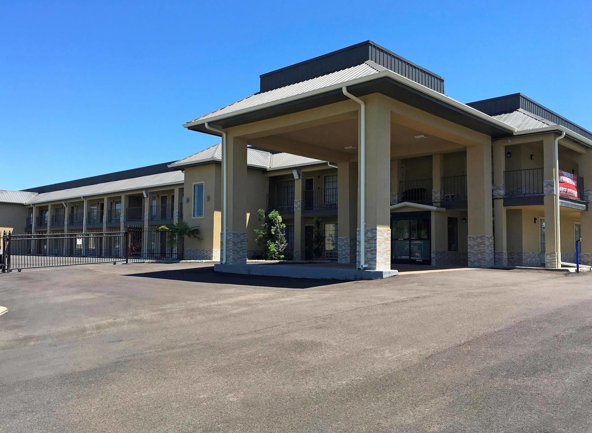 Super 8 By Wyndham Jackson Ms Exterior foto