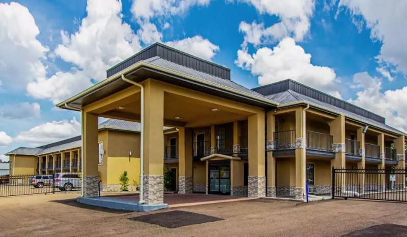 Super 8 By Wyndham Jackson Ms Exterior foto